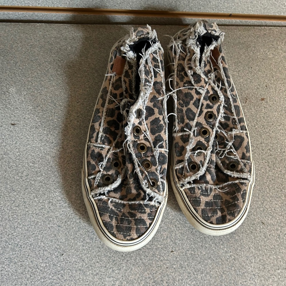Blowfish Malibu Slip On Sneakers‎ Leopard Print Distressed Canvas Shoes 8.5